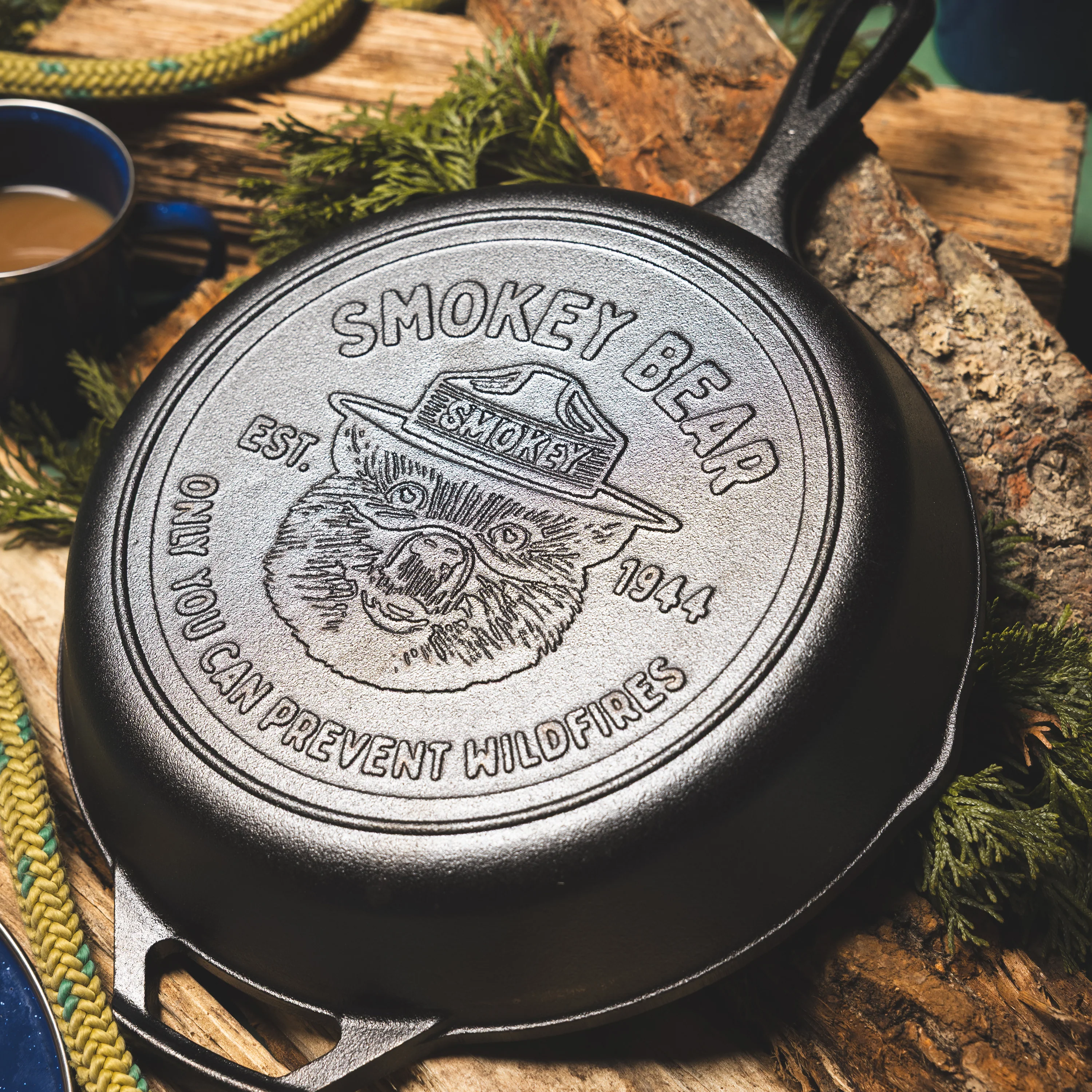 10.25 Inch Seasoned Cast Iron Smokey Bear Skillet - Image 4