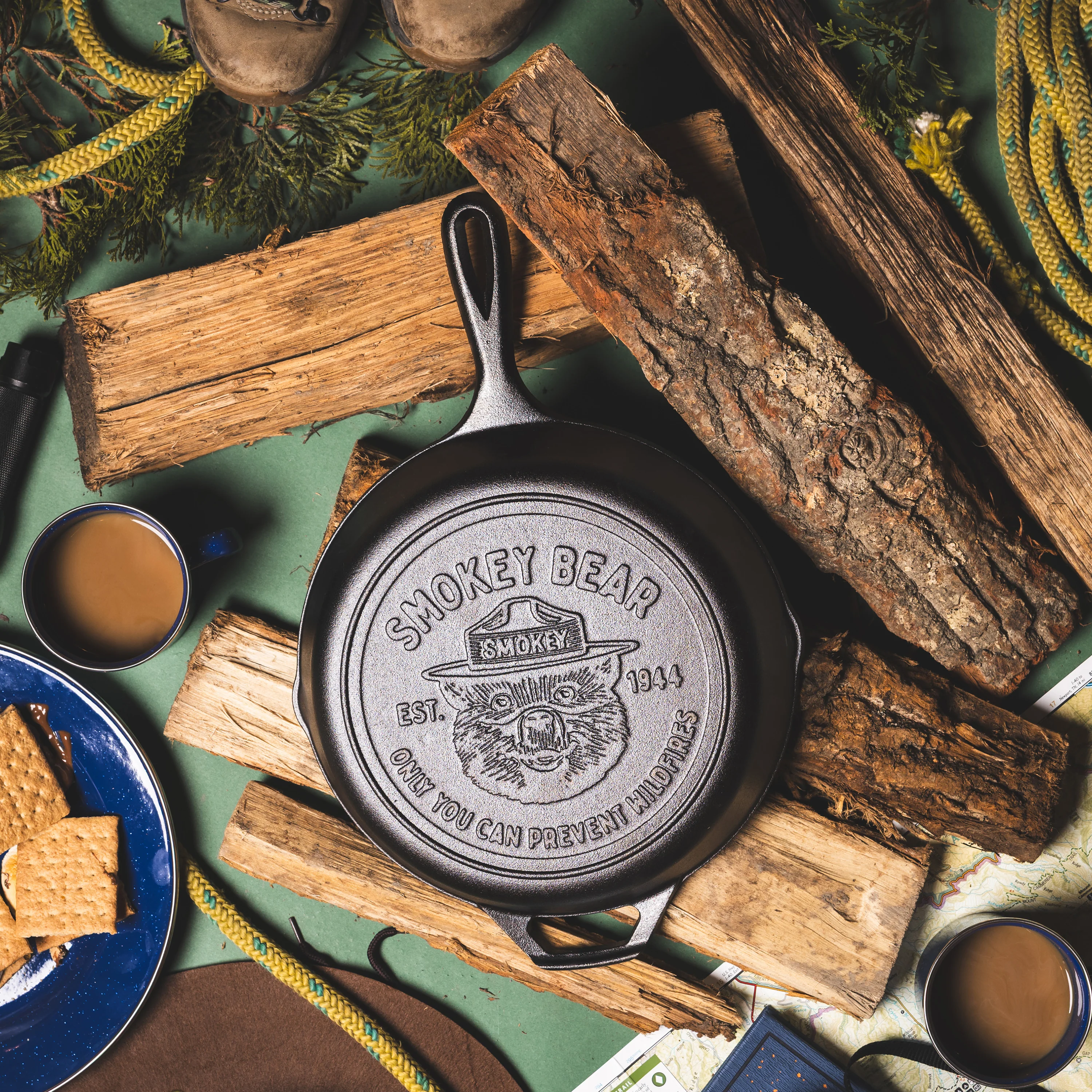 10.25 Inch Seasoned Cast Iron Smokey Bear Skillet - Image 5